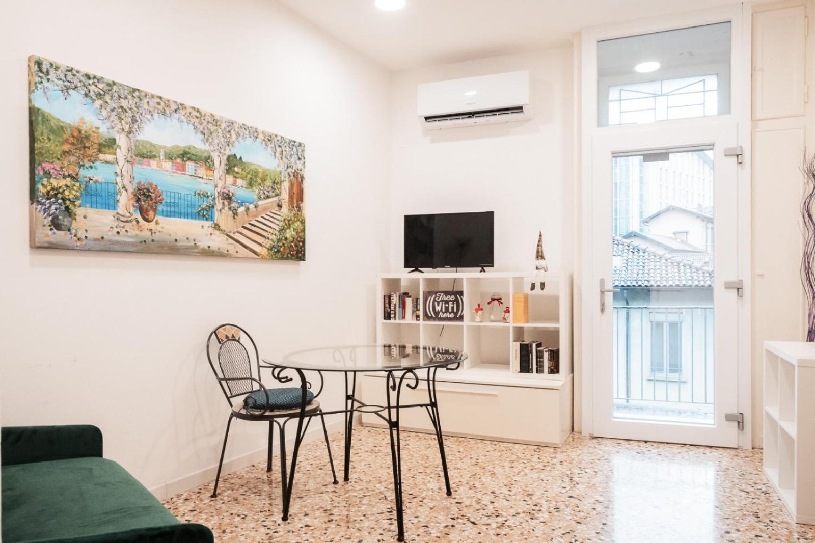 Casa Imbarcadero Apartment Lecco Luaran gambar
