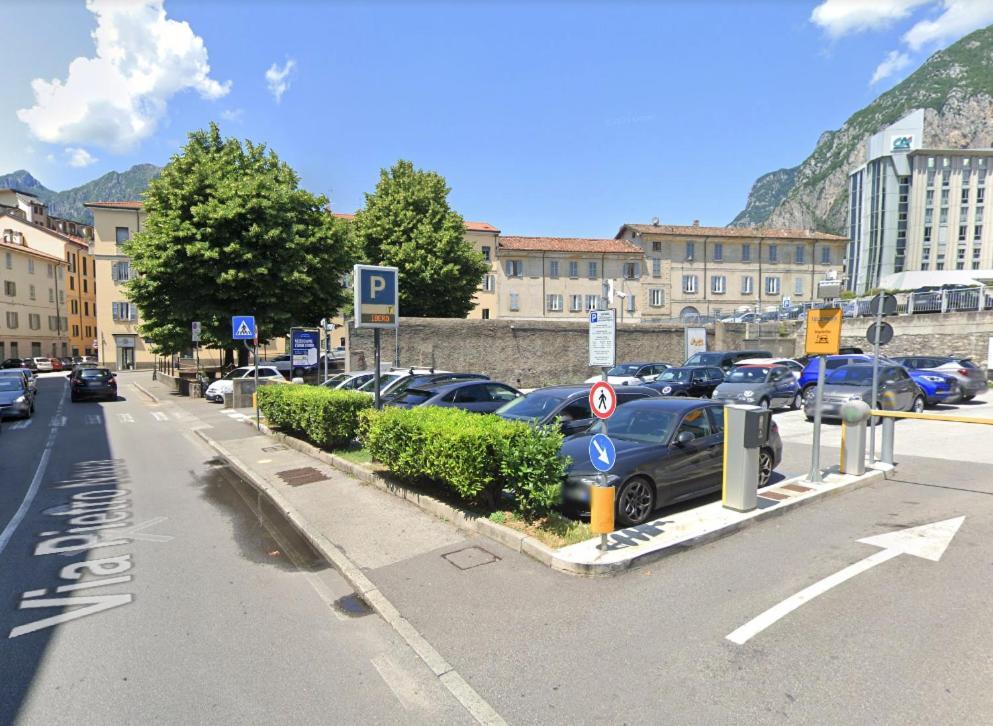 Casa Imbarcadero Apartment Lecco Luaran gambar